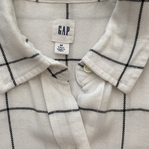 NWOT Gap plaid button down shirt - Picture 2 of 4